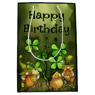 Sacola Para Presentes Média Feliz Aniversário do Irlandês Leprechaun Gnomos e