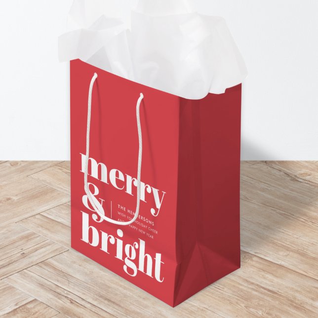 Sacola Para Presentes Média Feliz e Brilho | Vermelho Brilhante de Natal moder (Add a cheerful twist to your Christmas gifts with this bold red Merry & Bright present bag)