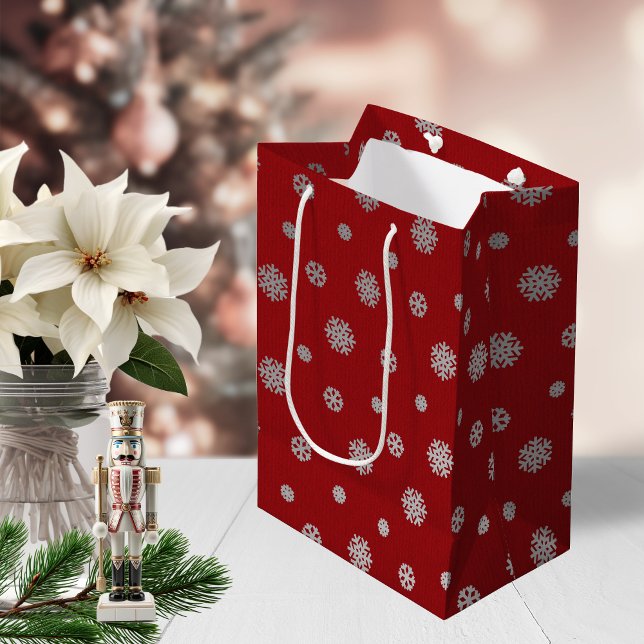 Sacola Para Presentes Média Festivo Winter Silver Red Snowflakes Foliday (Festive Winter Silver Red Snowflakes Holiday Medium Gift Bag)