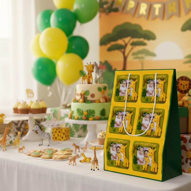 Sacola Para Presentes Média Foto de Aniversário da Girafa Bonita Personalizáve (Criador carregado)