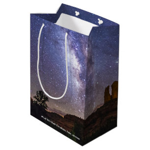 Sacola Para Presentes Média Galáxia Via Látea sobre rocha catedral, Arizona