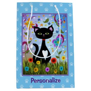 Sacola Para Presentes Média Gato de Tuxedo Preto e Branco em um Jardim Persona