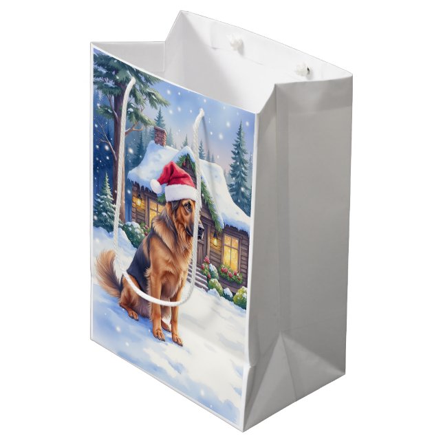 Sacola Para Presentes Média Hanoverian Scenthound Snowy Forest Cabin Santa Hat (Frente inclinada)