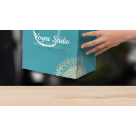 Sacola Para Presentes Média Instrutor de Meditação Yoga Green Blue Mandala Dou