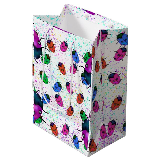 SACOLA PARA PRESENTES MÉDIA LADYBUG ART (Frente inclinada)