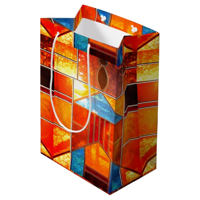 Sacola Para Presentes Média Luz mágica que sai das janelas da Igreja (Verso inclinado)