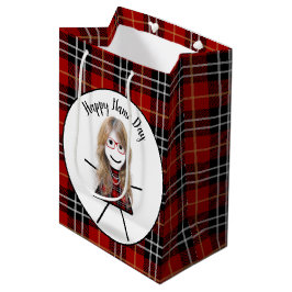 Sacola Para Presentes Média Name Day Stick Girl na Xadrez de Tartan