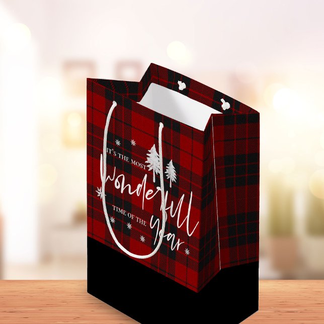 Sacola Para Presentes Média Natal da Xadrez Vermelha, o melhor ano (Most Wonderful Time of Year Red Plaid Christmas Medium Gift Bag)