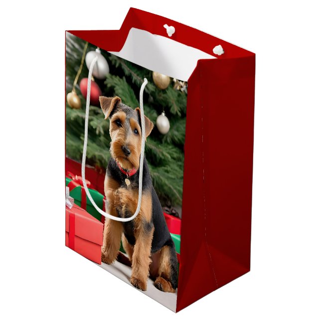 Sacola Para Presentes Média Natal Welsh Terrier Pela Árvore (Frente inclinada)