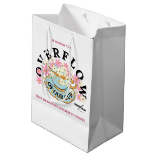 Sacola Para Presentes Média OVERFLOW Gift Bag projetado por Adiela Akoo