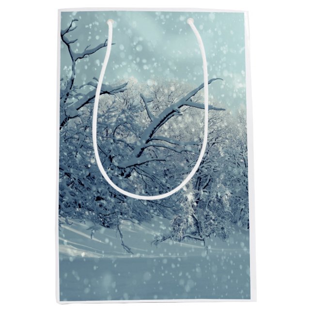 Sacola Para Presentes Média Paisagem das árvores de inverno (Frente)