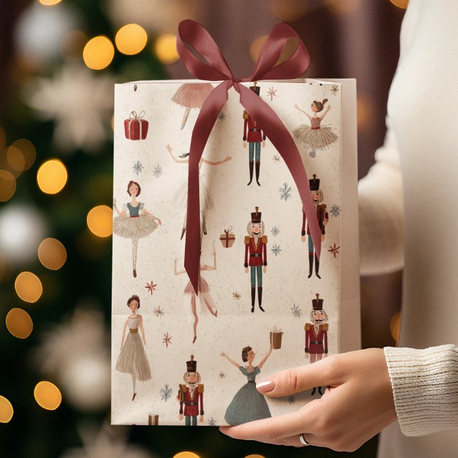 Sacola Para Presentes Média Pastel Whimsical Nutcracker & Princess Gift Bag (Criador carregado)