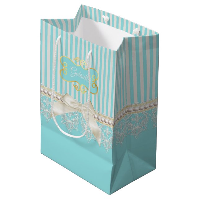 Sacola Para Presentes Média Pérolas e Arco de Creme Lace Aqua Stripes com Nome (Frente inclinada)