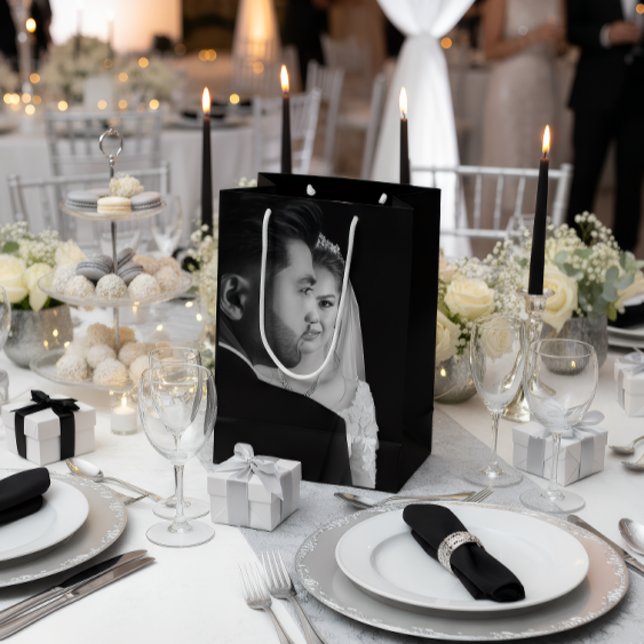 Sacola Para Presentes Média Personalized Black & White Photo Gift Bag (Criador carregado)