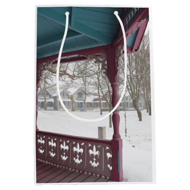 Sacola Para Presentes Média Porch View em um dia de neve - Martha's Vineyard (Frente)