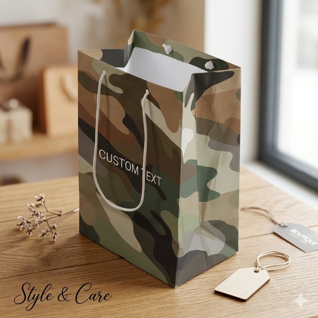Sacola Para Presentes Média Saco de Presente Médio com Padrão de Camuflagem de (Custom Text Camouflage Pattern Medium Gift Bag)