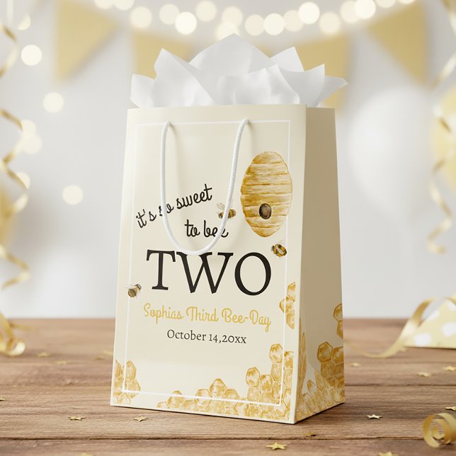 Sacola Para Presentes Média Sweet To Bee Two Second Birthday Bees Honeycomb (Criador carregado)