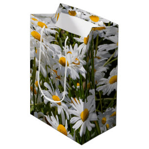 Sacola Para Presentes Média Um campo de margaridas de Oxeye