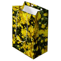 Uma multidão de Mães amarelas