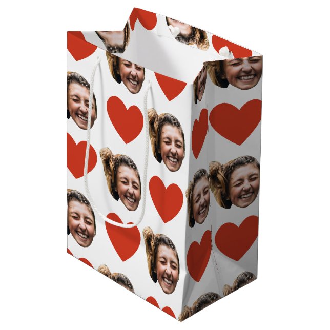 Sacola Para Presentes Média Valentines Day Funny Custom Face Photo Love Heart  (Frente inclinada)