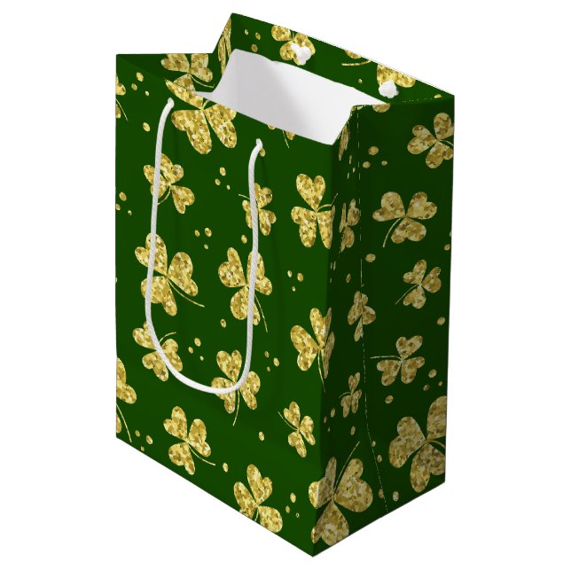 SACOLA PARA PRESENTES MÉDIA VERDE COM DOURADO GLITTER OLHA OS SHAMROCKS (Frente inclinada)