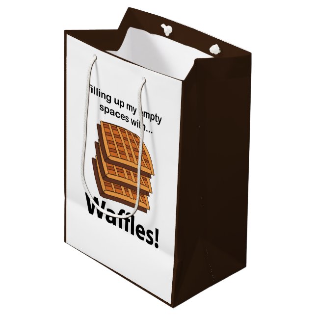 Sacola Para Presentes Média Waffles Preenchendo Meus Espaços Vazios Com Waffle (Frente inclinada)