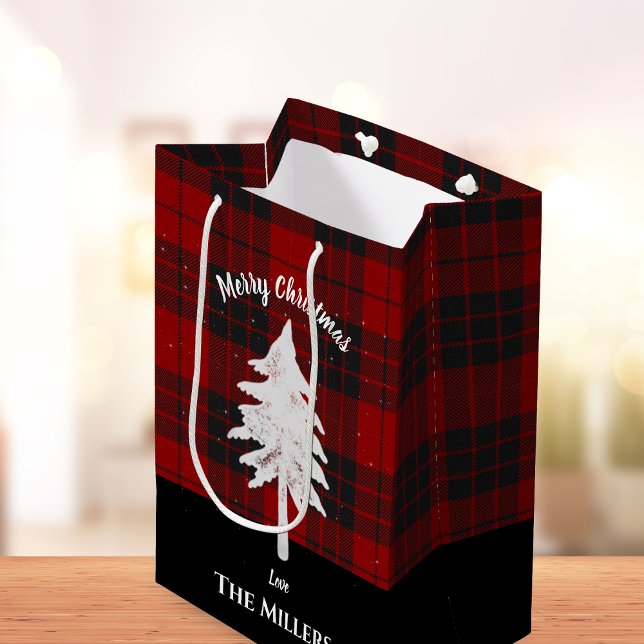 Sacola Para Presentes Média Xadrez Vermelha Rústica Adicione Nome Feliz Natal  (Rustic Red Plaid Add Name Merry Christmas Favor Medium Gift Bag)
