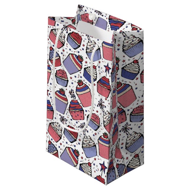 Sacola Para Presentes Pequena 4 de julho, Red White e Blue Patriotic Cupcakes (Frente inclinada)