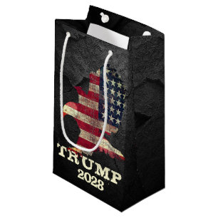 Sacola Para Presentes Pequena American Flag and Eagle Trump 2028 On Black Rock