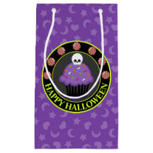 Bolo de Halloween roxo e verde fofo com caveira