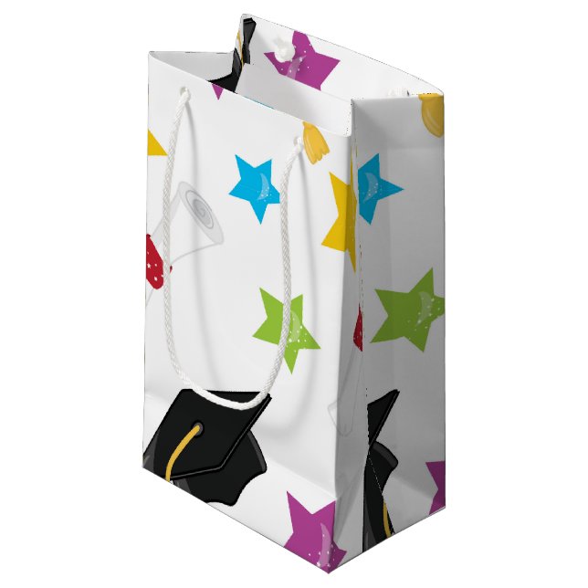 Sacola Para Presentes Pequena Boné de formatura e estrelas (Frente inclinada)