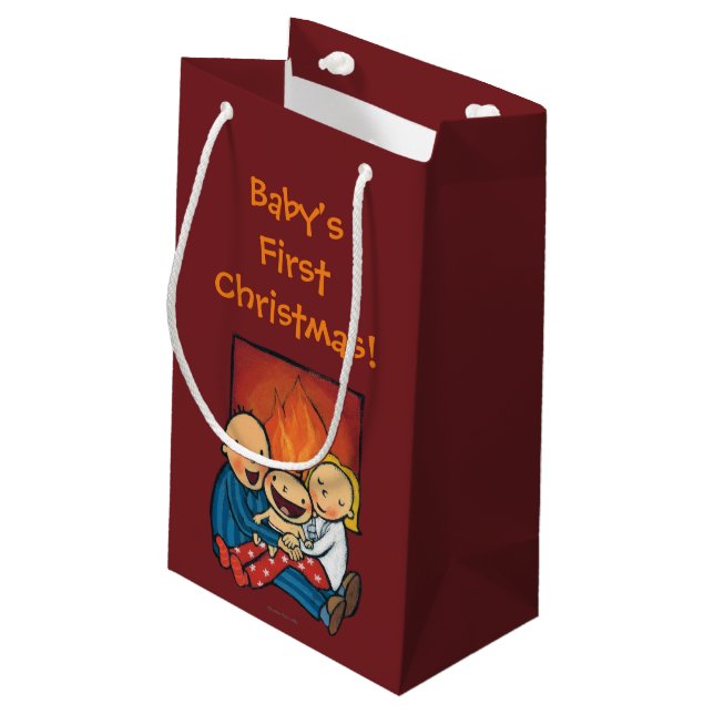 Sacola Para Presentes Pequena Cena do feriado: Família na frente da lareira (Verso inclinado)