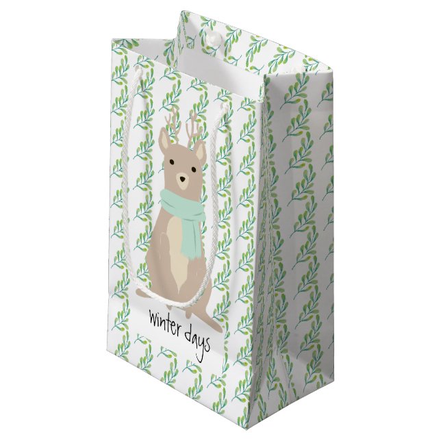 Sacola Para Presentes Pequena Cervo Usando Um Cachecol Verde (Frente inclinada)