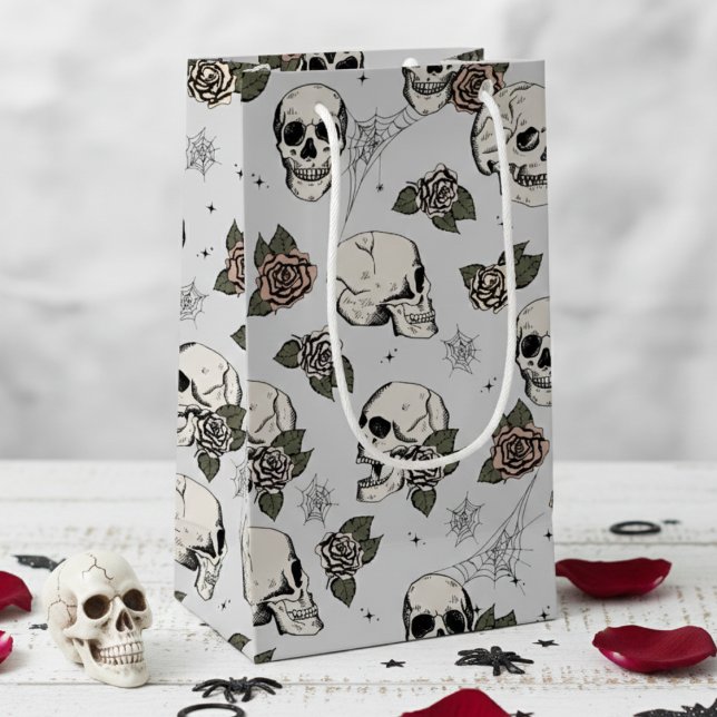 Sacola Para Presentes Pequena Cinza Clara, Legant Dark Halloween Skull (Cool Light Gray Floral Black Skulls. Elegant Gothic Halloween & Dia de los Muertos Gift Bags for Her)