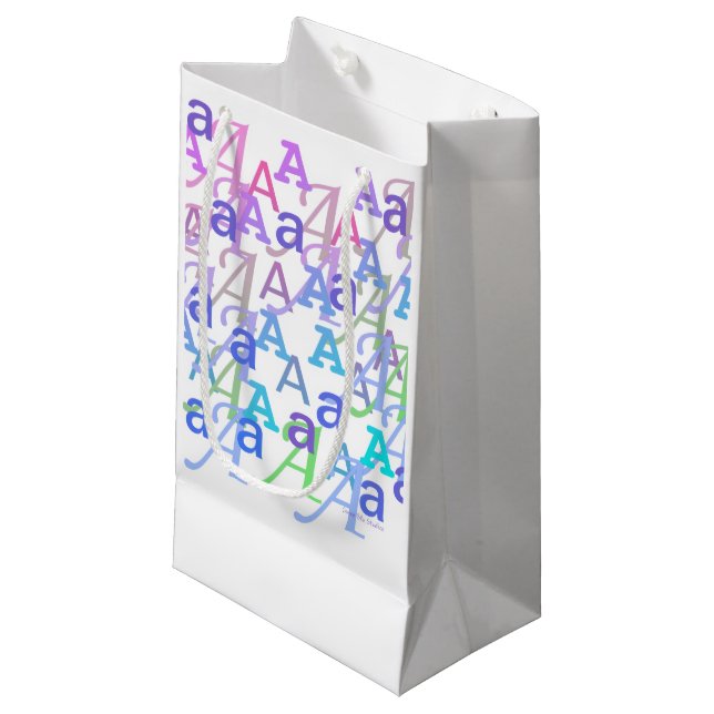Sacola Para Presentes Pequena Confete de Letras "A" (Frente inclinada)