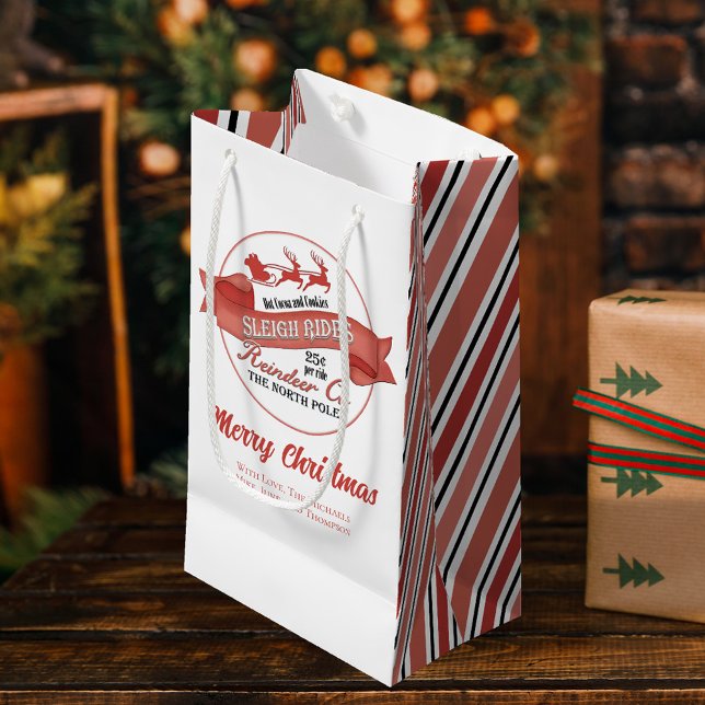 Sacola Para Presentes Pequena Feliz Natal Vermelho e Branco Personalizado (Merry Christmas gift bag with whimsical Santa Sleigh Rides. )