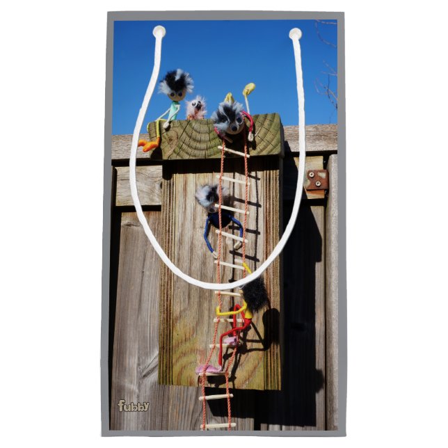 Sacola Para Presentes Pequena Fubby's in vogelhuisje met touwladder. (Frente)