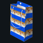 Sacola Para Presentes Pequena Gift Bag Christmas Snowman<br><div class="desc">Gift Bag Algo para todos oferece sacos personalizados de presentes, especialmente para você desenhado para expressar as belas palavras para o seu amado. Este saco de presentes de na moda único trará um sorriso aos seus entes queridos. Enquanto vocês já estão aqui, talvez queiram ver outros itens relacionados ao banheiro,...</div>