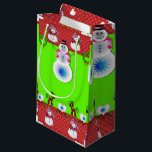 Sacola Para Presentes Pequena Gift Bag Christmas Snowman<br><div class="desc">Gift Bag Algo para todos oferece sacos personalizados de presentes, especialmente para você desenhado para expressar as belas palavras para o seu amado. Este saco de presentes de na moda único trará um sorriso aos seus entes queridos. Enquanto vocês já estão aqui, talvez queiram ver outros itens relacionados ao banheiro,...</div>