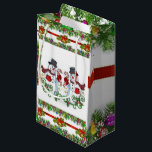 Sacola Para Presentes Pequena Gift Bag Christmas Snowman<br><div class="desc">Gift Bag Algo para todos oferece sacos personalizados de presentes, especialmente para você desenhado para expressar as belas palavras para o seu amado. Este saco de presentes de na moda único trará um sorriso aos seus entes queridos. Enquanto vocês já estão aqui, talvez queiram ver outros itens relacionados ao banheiro,...</div>