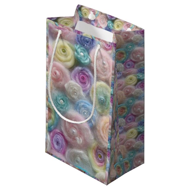 Sacola Para Presentes Pequena Gift Bag Pastel Yarn (Frente inclinada)