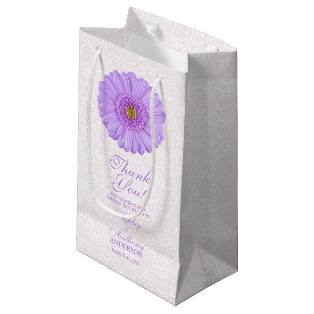 Sacola Para Presentes Pequena Gift Bag Purple Gerber Daisy Lace (Frente inclinada)