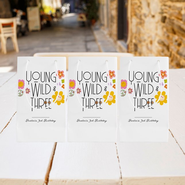 Sacola Para Presentes Pequena Jovem, Selvagem e Três | Bolsa de Presente de Aniv (Criador carregado)