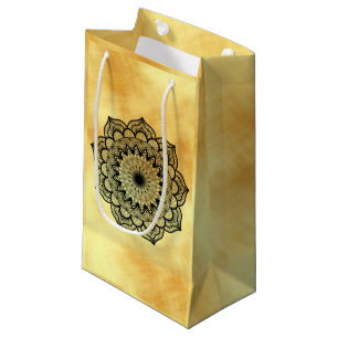 Sacola Para Presentes Pequena Mandala Preto em Fundo Dourado Suave