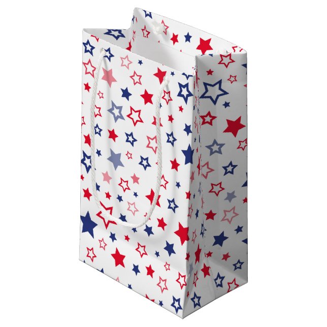Sacola Para Presentes Pequena padrão azul branco vermelho estrelas patriotas (Frente inclinada)