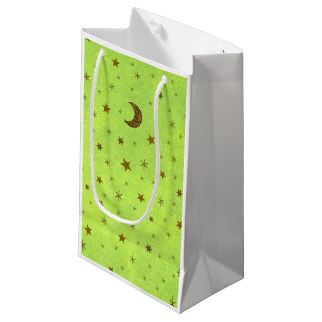 Sacola Para Presentes Pequena Papel verde abstrato com estrelas douradas, lua (Frente inclinada)