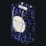 Sacola Para Presentes Pequena Personalização Botânica de Hanukkah Amarelo Azul M<br><div class="desc">Banheira Personalizada de Presente Botânica do Hanukkah Azul-Moderno Boho Amarelo</div>