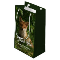 Raposa-bebê-branca numa Floresta Verde Obrigado
