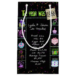 Sacola Para Presentes Pequena Trivia do Ano de Nascimento de 1966, em Black Smal