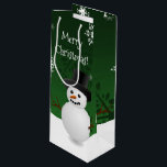 Sacola Para Vinho Green Snowman Winter Scene Christmas Wine Gift Bag<br><div class="desc">Dão aos amigos e à família uma garrafa de vinho fina nesta época de Natal com um Snowman Green Snowman Winter Scene Wine Gift Bag. Gift Bag design apresenta um feliz boneco de neve em uma cena de neve contra um fundo verde adornado com flocos de neve de cor correspondente....</div>